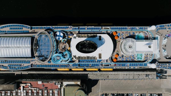 Welche Auswirkungen haben Kreuzfahrten auf die Luftqualität in Hafenstädten?